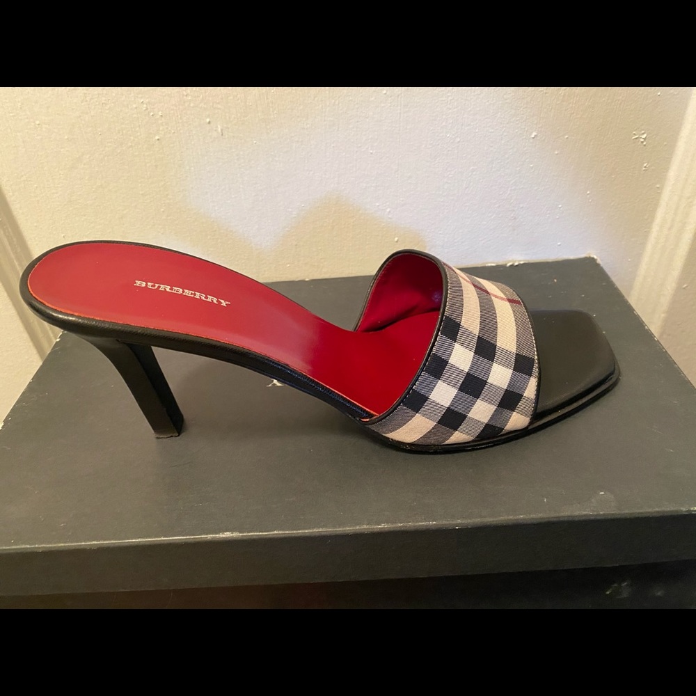 Vintage Burberry sandals